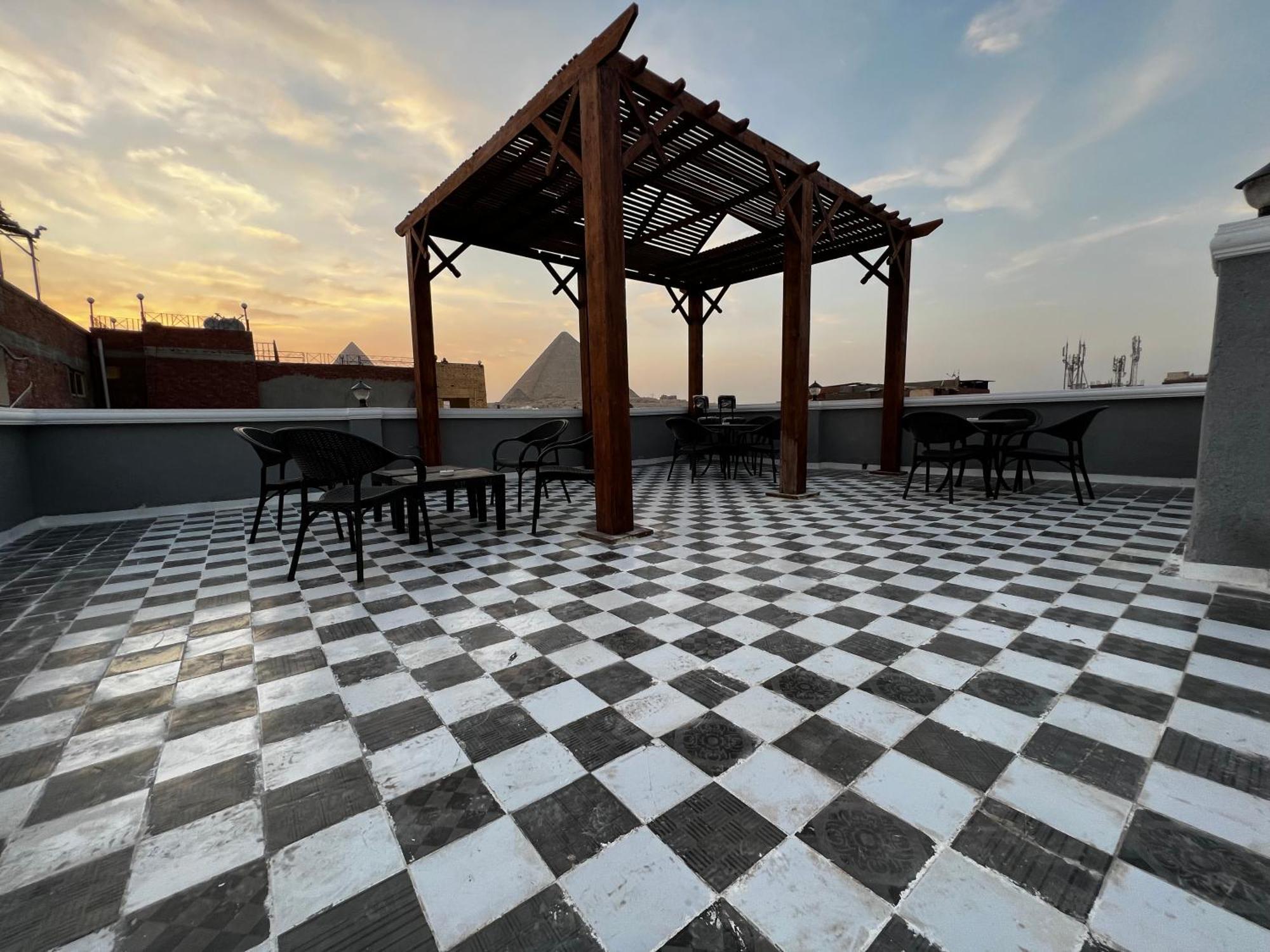 The Pyramids Gate Inn Kafrat al Jabal Exterior foto